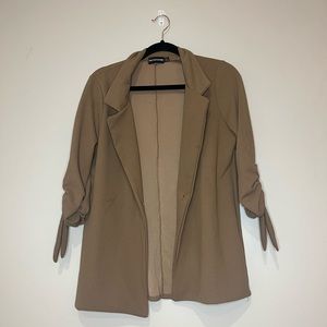 Pretty Little Thing Camel Ruched 3/4 Sleeve Blazer- size 4